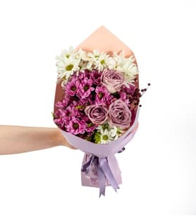 3 Lila Gül ve Papatyalar