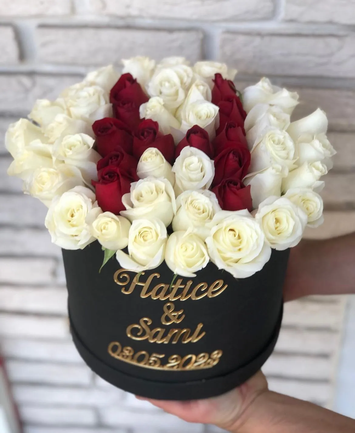 Beyaz Gül Kutuda İsteme Çiçeği 